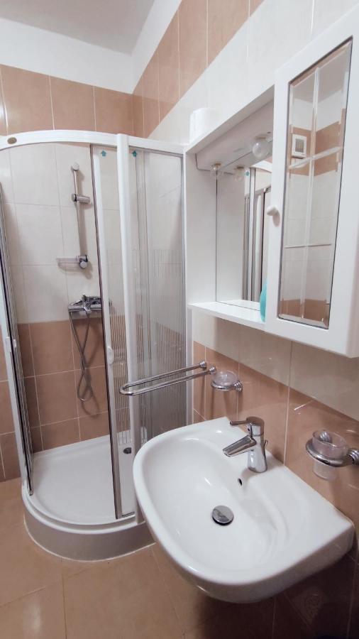 App Oleander Daire Umag Dış mekan fotoğraf